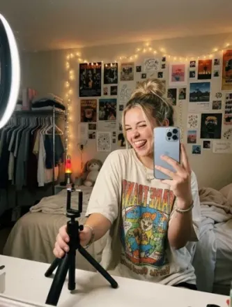 Mia